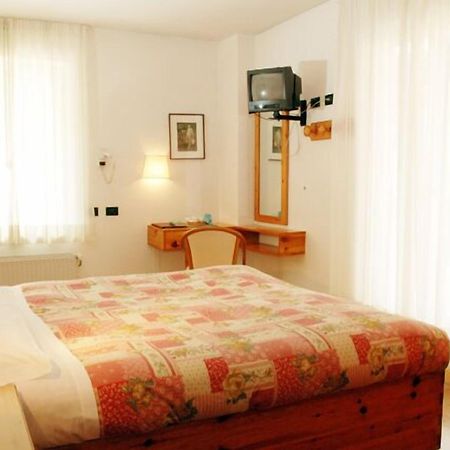 Hotel Laurino à Moena Extérieur photo
