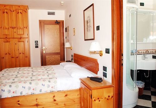 Hotel Laurino à Moena Extérieur photo